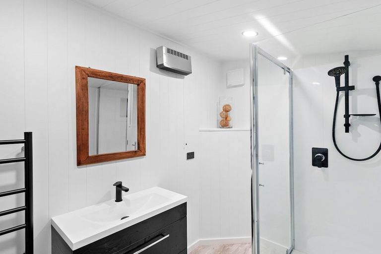 Photo of property in 265 Fernhill Road, Sunshine Bay, Queenstown, 9300