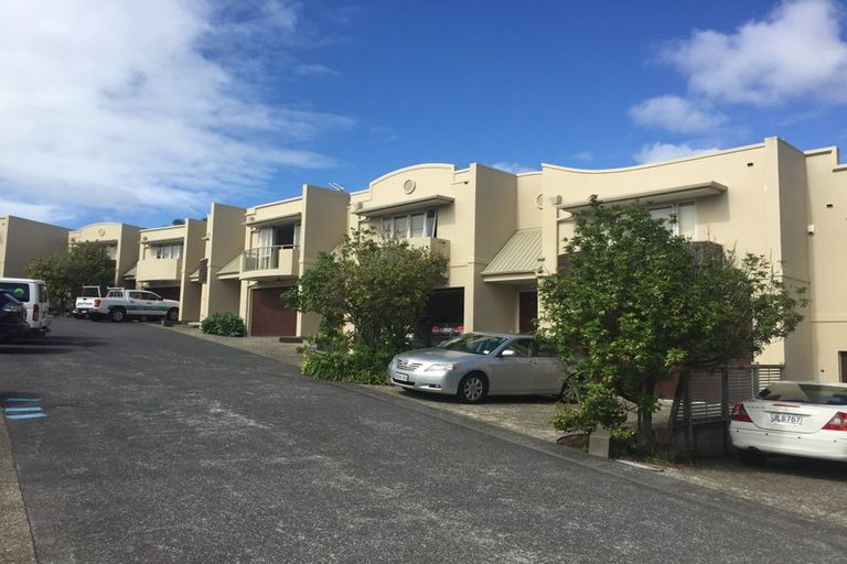 Photo of property in 7 Gillett Place, Botany Downs, Auckland, 2014
