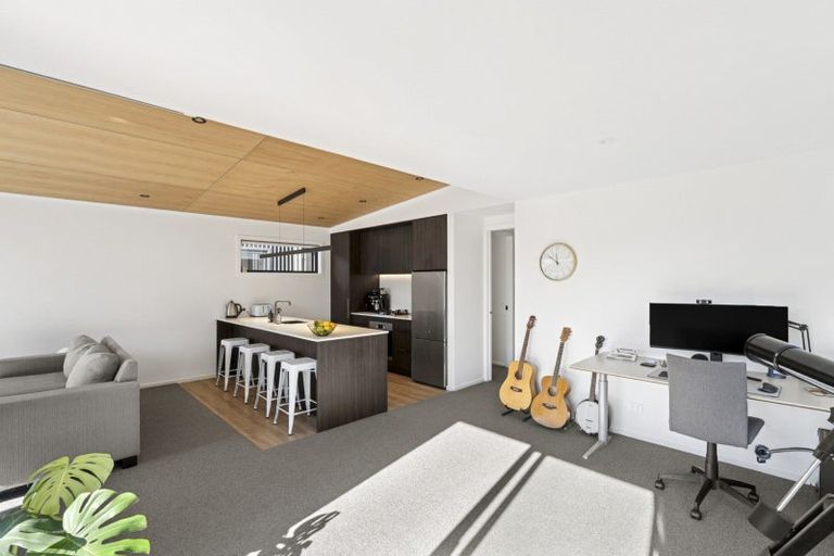 Photo of property in 32 Burbank Road, Wanaka, 9382