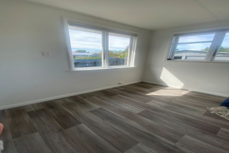 Photo of property in 31 Exeter Crescent, Takaro, Palmerston North, 4412