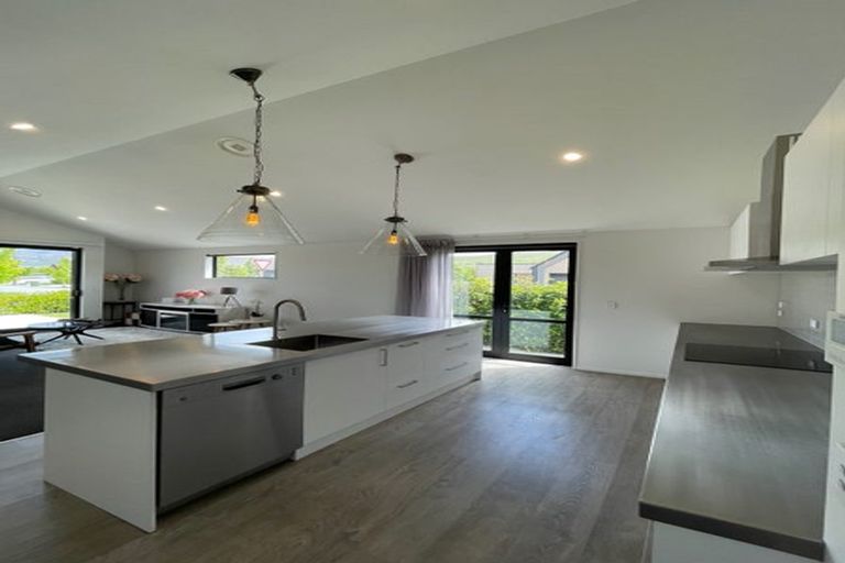 Photo of property in 21 Red Cottage Drive, Lake Hayes, Queenstown, 9304