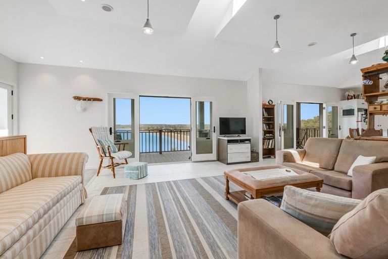 Photo of property in 487 Hibiscus Coast Highway, Orewa, 0931