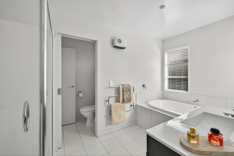 Photo of property in 35 Birkdale Drive, Shirley, Christchurch, 8061