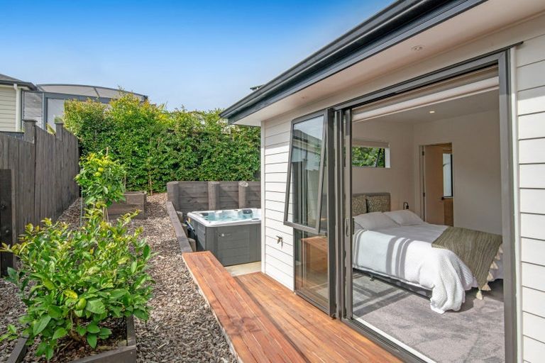 Photo of property in 22 Takurua Terrace, Orewa, 0931