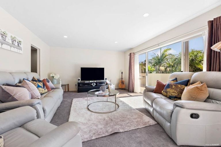 Photo of property in 63a Godley Road, Green Bay, Auckland, 0604