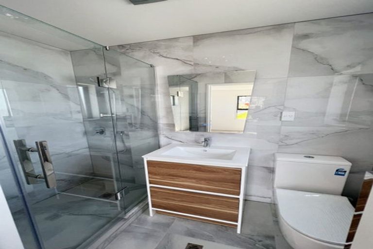 Photo of property in 41b Crestview Rise, Papakura, 2110