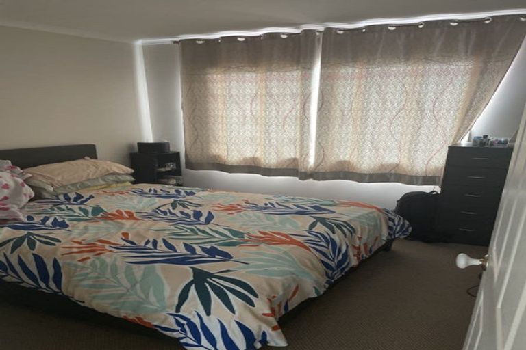 Photo of property in 18 Lorikeet Place, Unsworth Heights, Auckland, 0632