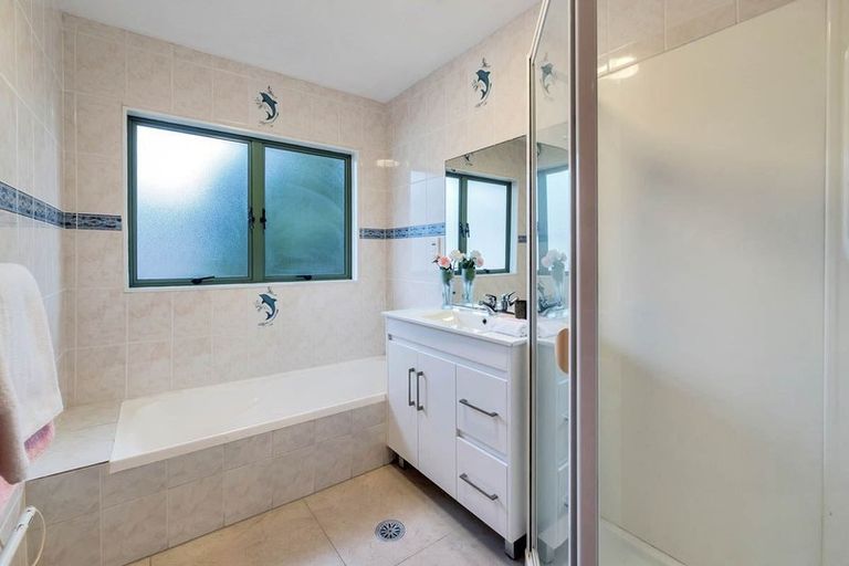 Photo of property in 81 Garton Drive, Massey, Auckland, 0614