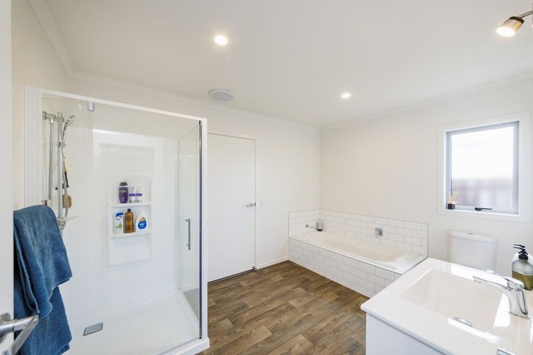 Photo of property in 21 Wescombe Grove, Feilding, 4702