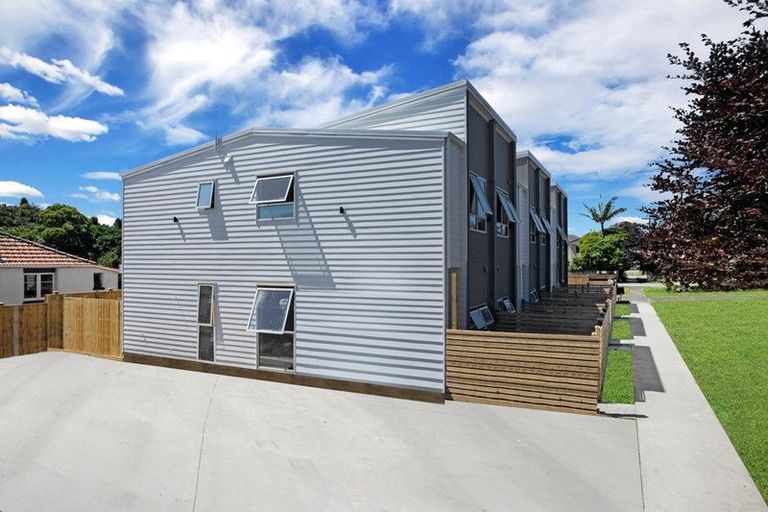 Photo of property in 30 Carruth Road, Papatoetoe, Auckland, 2025