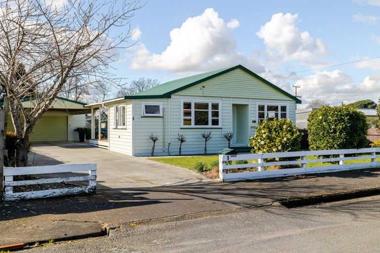 Photo of property in 1 Edward Street, Pahiatua, 4910