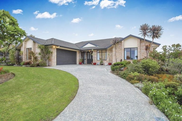 Photo of property in 26 Brittany Drive, Henderson, Auckland, 0612