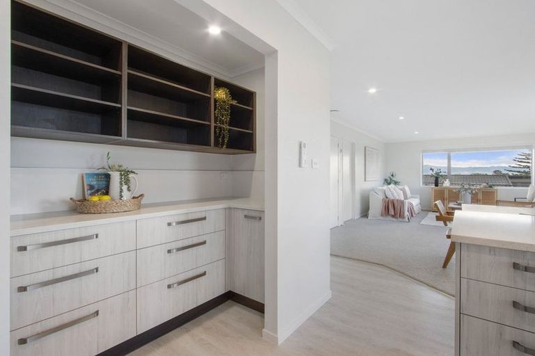 Photo of property in 17 Te Kaka Place, Omokoroa, 3114