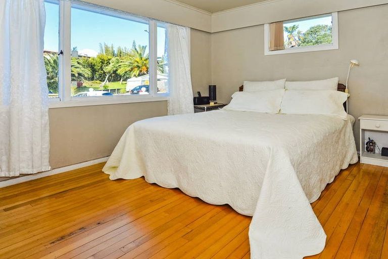 Photo of property in 5 Waverley Avenue, Glenfield, Auckland, 0629