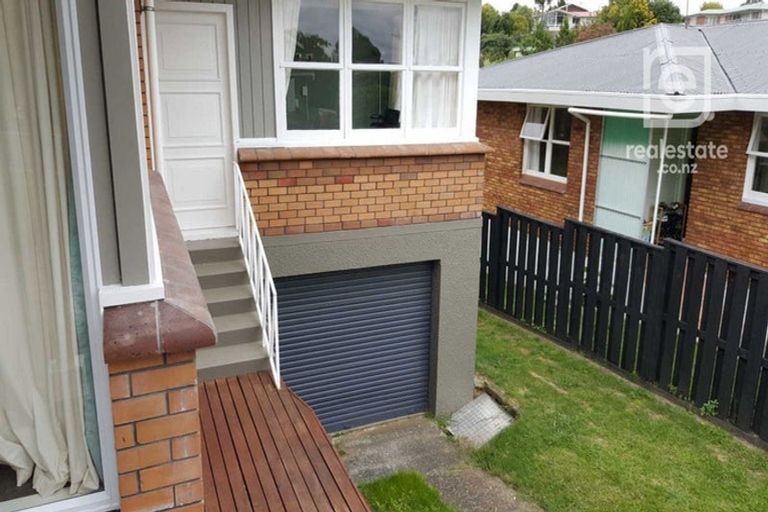 Photo of property in 10 Vista Terrace, Hillcrest, Hamilton, 3216