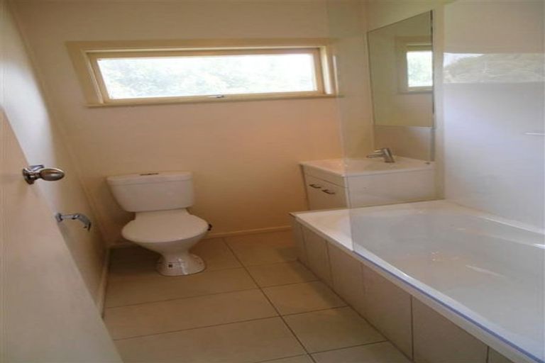 Photo of property in 1/68 Titirangi Road, New Lynn, Auckland, 0600