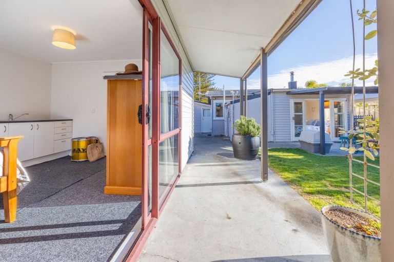 Photo of property in 9 Pukeko Place, Westshore, Napier, 4110