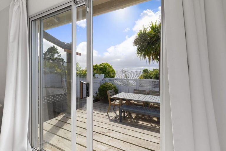 Photo of property in 25a Houghton Bay Road, Houghton Bay, Wellington, 6023