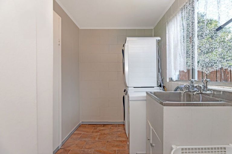 Photo of property in 2/10 Queens Road, Elgin, Gisborne, 4010