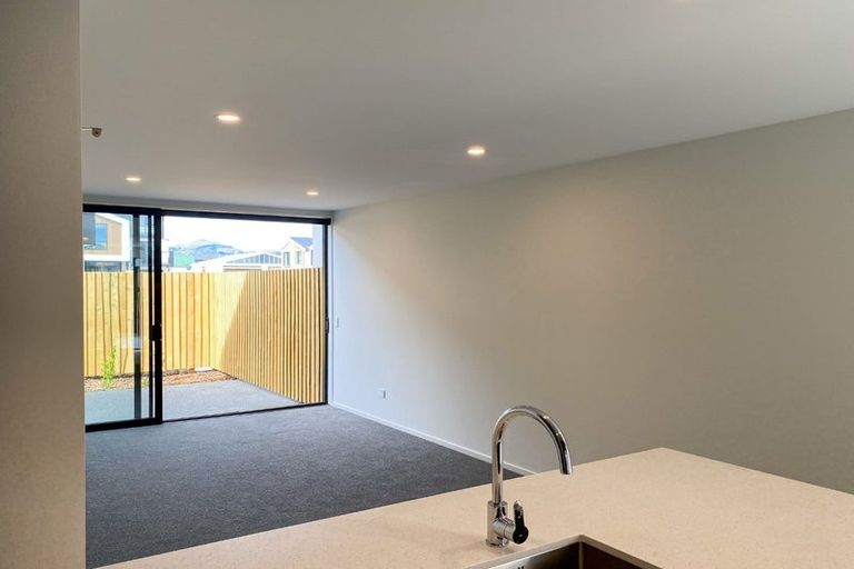 Photo of property in 2/331 Lincoln Road, Addington, Christchurch, 8024