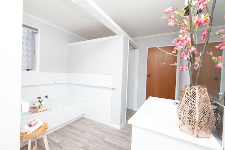 Photo of property in 56 Cambridge Road, Hillcrest, Hamilton, 3216