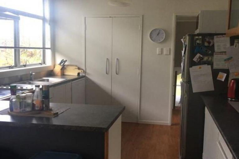 Photo of property in 23 Saint Ives Grove, Whalers Gate, New Plymouth, 4310