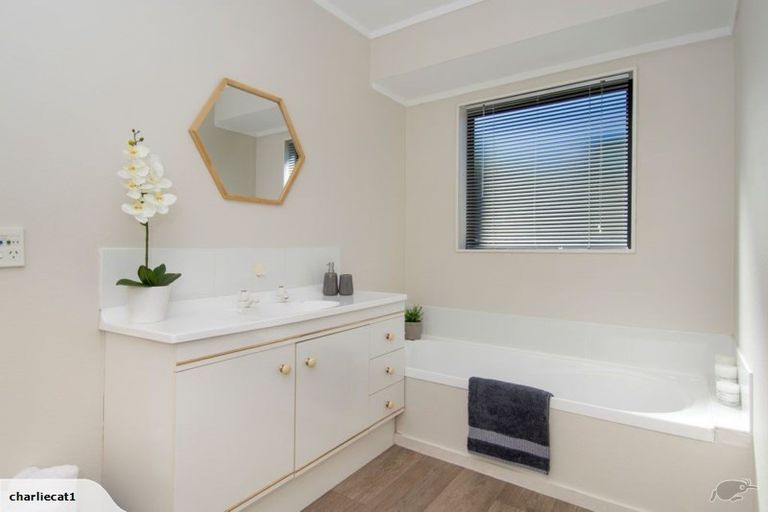 Photo of property in 676 Gloucester Road, Papamoa Beach, Papamoa, 3118