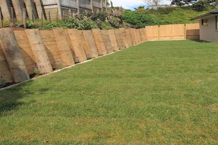 Photo of property in 2 Frederick Place, Whalers Gate, New Plymouth, 4310