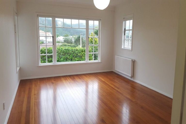Photo of property in 93 Karori Road, Karori, Wellington, 6012