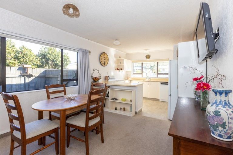Photo of property in 2/64 Guppy Road, Greenmeadows, Napier, 4112