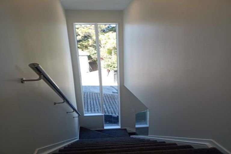 Photo of property in 39 Tui Glen Road, Birkenhead, Auckland, 0626