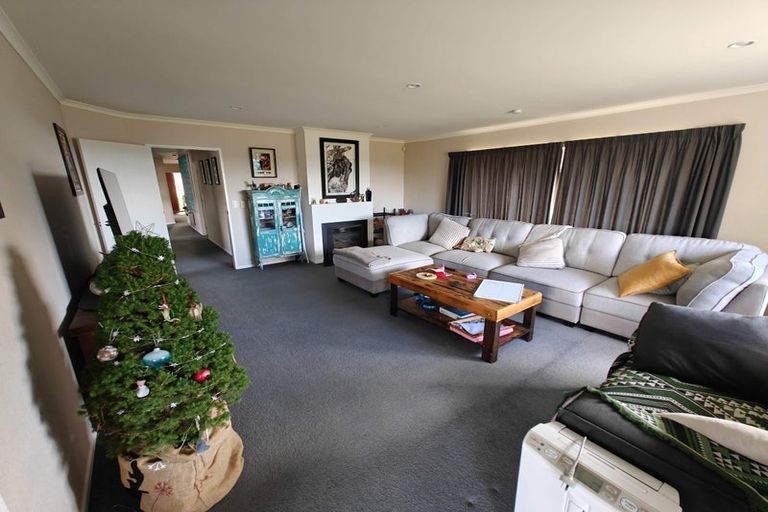Photo of property in 167 Pacific Drive, Fitzherbert, Palmerston North, 4410