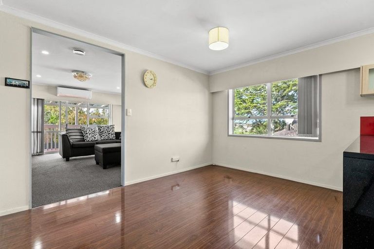 Photo of property in 5 Lendenfeld Drive, Papatoetoe, Auckland, 2025