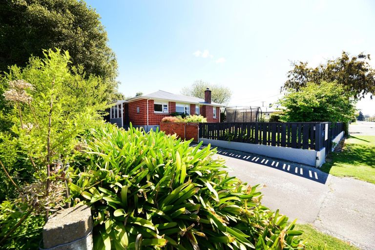 Photo of property in 15 Oxford Street, Waimate, 7924