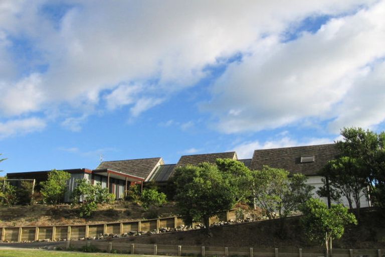 Photo of property in 166-168 Weggery Drive, Waikanae Beach, Waikanae, 5036