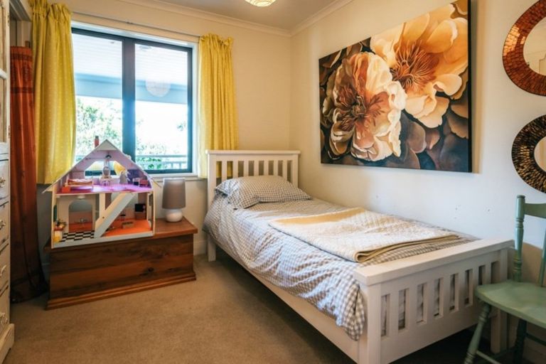 Photo of property in 40 Calais Terrace, Ostend, Waiheke Island, 1081