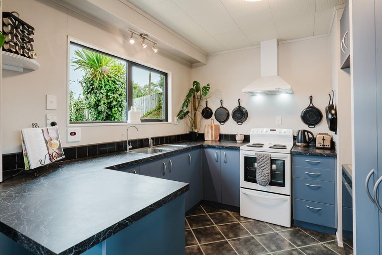 Photo of property in 28 Pringle Place, Nawton, Hamilton, 3200