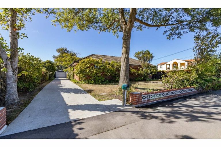 Photo of property in 84 Maidstone Road, Ilam, Christchurch, 8041