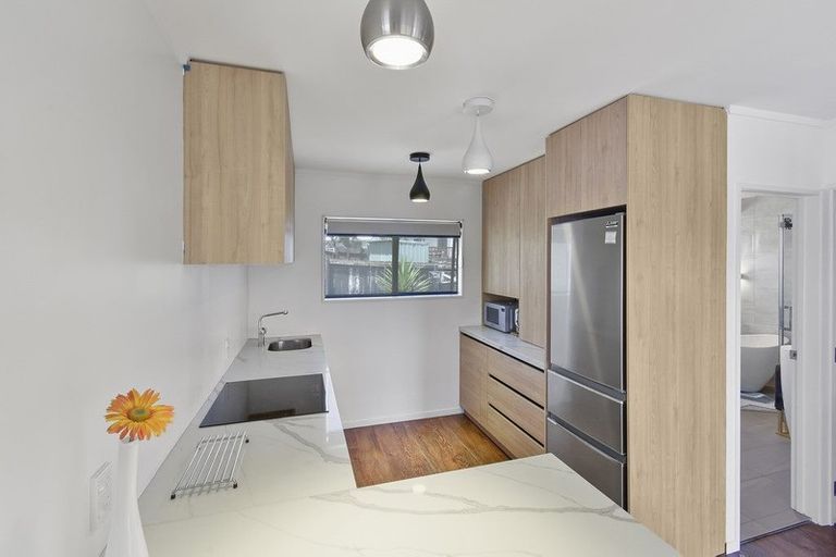 Photo of property in 1/8 Kimdale Place, Totara Heights, Auckland, 2105