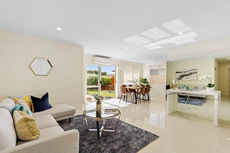 Photo of property in 12 Mt Lebanon Crescent, The Gardens, Auckland, 2105