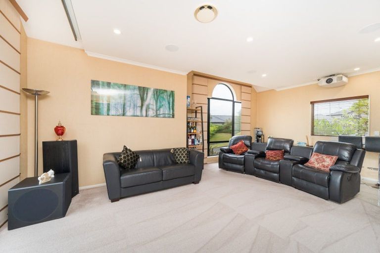 Photo of property in 54 Cashmere Drive, Fitzherbert, Palmerston North, 4410