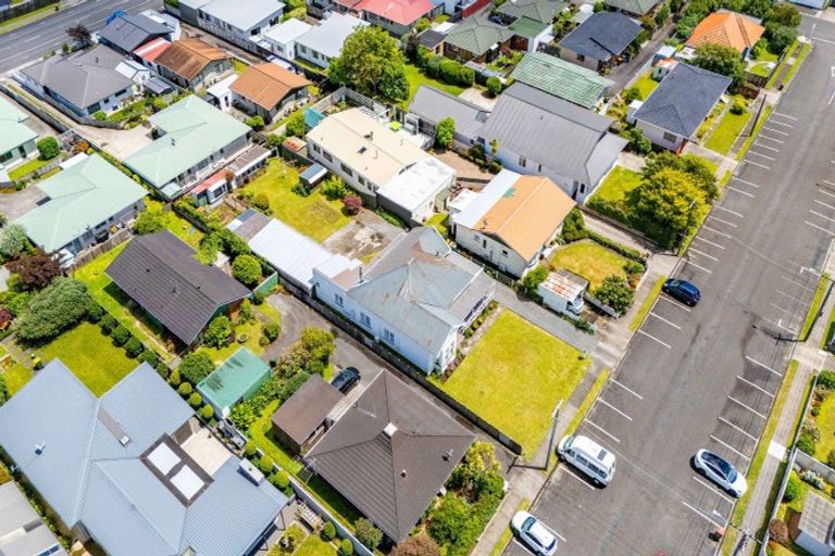 Photo of property in 10 Norman Street, Lower Vogeltown, New Plymouth, 4310