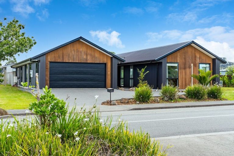 Photo of property in 2 William Gilbert Drive, Mangawhai, 0505