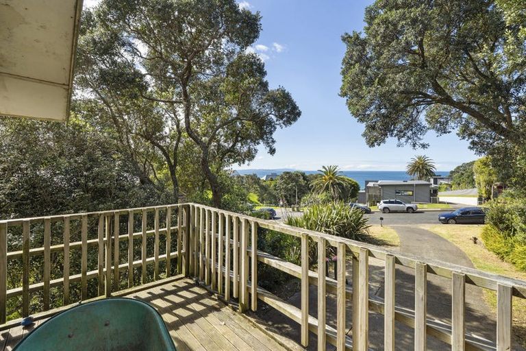 Photo of property in 18 Glenelg Road, Red Beach, 0932