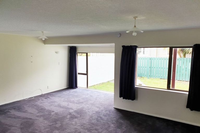 Photo of property in 2/17u Randwick Crescent, Moera, Lower Hutt, 5010