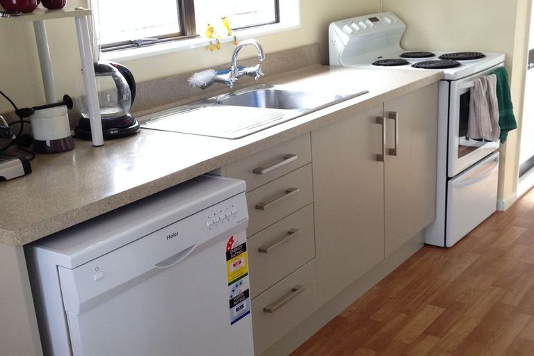 Photo of property in 27a Mcleavey Drive, Kelvin Grove, Palmerston North, 4414