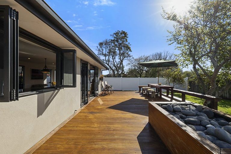 Photo of property in 533 Manutahi Road, Lepperton, New Plymouth, 4373