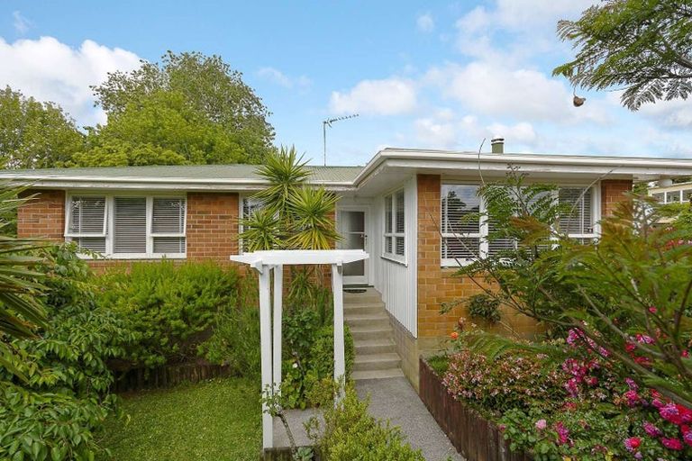 Photo of property in 12 Ranui Avenue, Ranui, Auckland, 0612