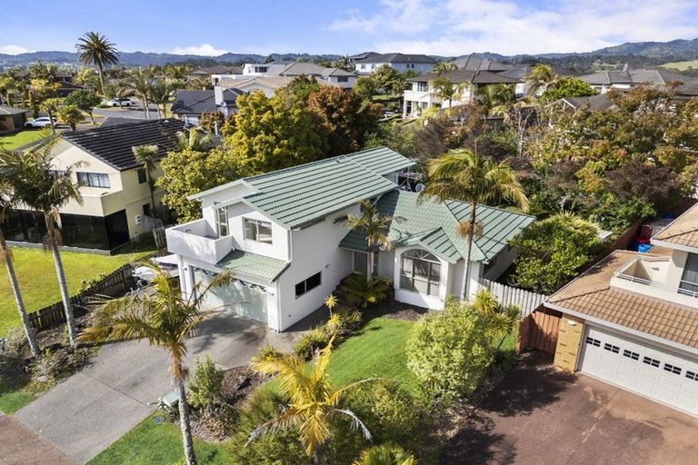 Photo of property in 4 San Ambrosio Rise, Henderson, Auckland, 0612