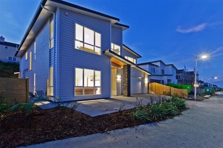 Photo of property in 43 Remuremu Street, Long Bay, Auckland, 0630
